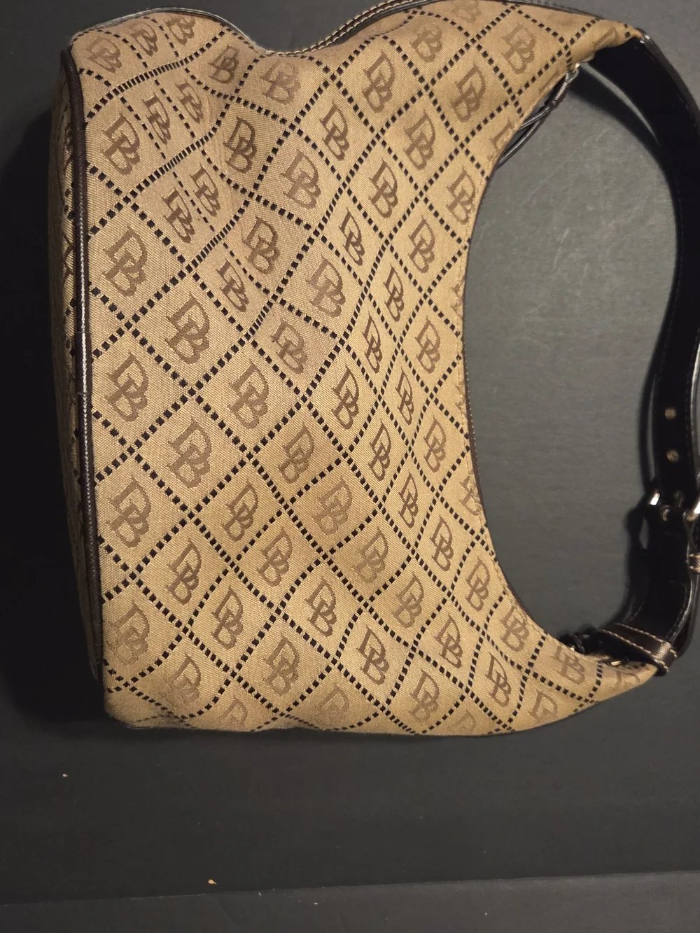 Dooney & Bourke signature db